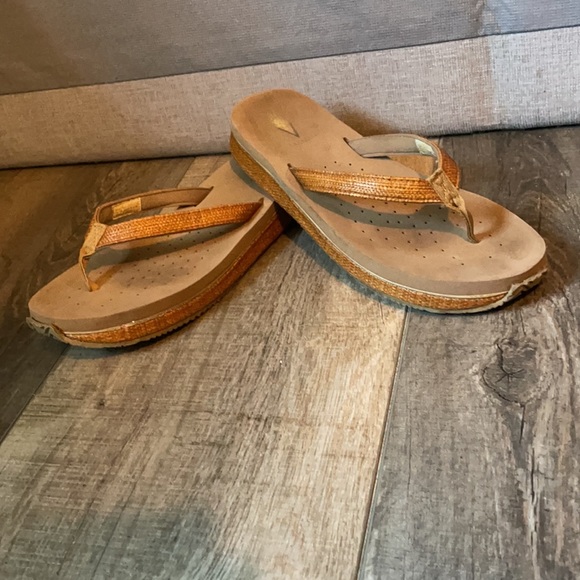 Very Volatile Woven Thong with low cork heel - Picture 3 of 3